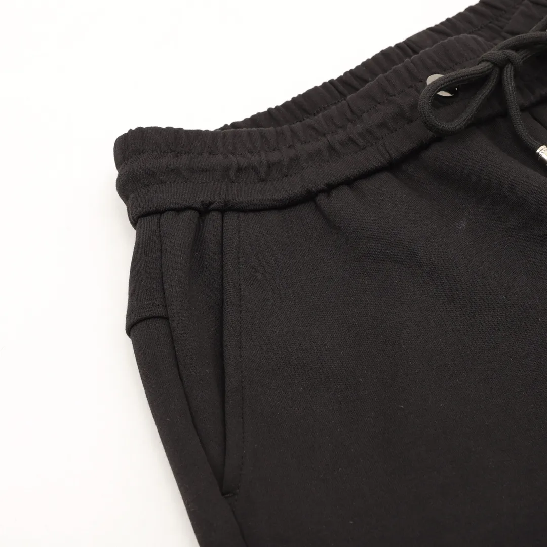 🅿️290 Chrome Hearts/Chrome Hearts cross-patch embroidered shorts. Original purchased from Hong Kong National Specialty Co., Ltd. 8700. The fabric is made of 330 grams of cotton, soft and comfortable to the touch. Garment washing process, imported TAJIMA machine positioning embroidery, custom sterling silver curved buckles, pure hand stitching, customized accessories. Products from large factories test workmanship. The upper body is comfortable and natural. Compare workmanship details to counters. Instant sale of market version. Size: S-L